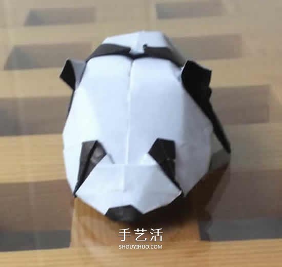 爬行大熊猫的折纸步骤图解 憨态可掬很可爱~