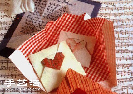 带爱心的信封折纸 折有心形的信封方法图解