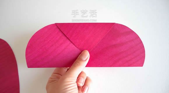 用心形纸张折纸情人节信封的方法图解