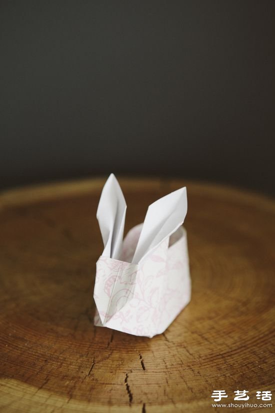 手工折纸制作小兔子纸盒视频教程