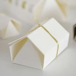 小礼盒包装的折纸教程