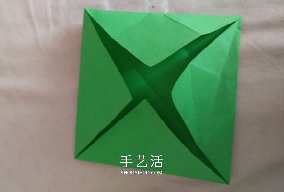 正方形礼品盒的折法 带花朵礼品盒折纸图解
