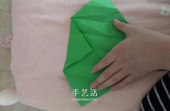 正方形礼品盒的折法 带花朵礼品盒折纸图解