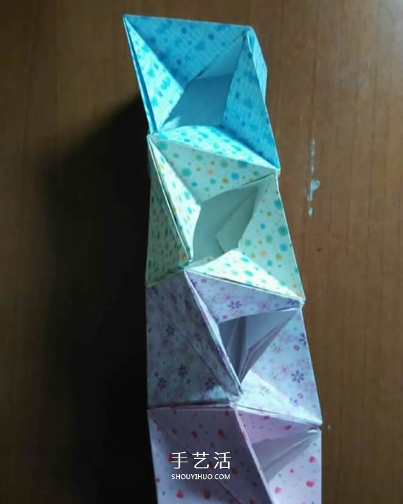 好玩魔术盒的折法图解 可收缩盒子的折法步骤