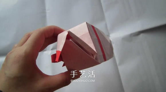 只用一张纸！折纸蝴蝶结礼品盒的图解步骤