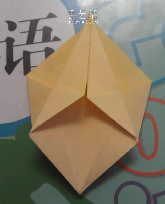 简单又漂亮！手工折纸花型垃圾盒的视频教程