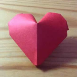 红色立体爱心折纸图解 立体红心的折法步骤