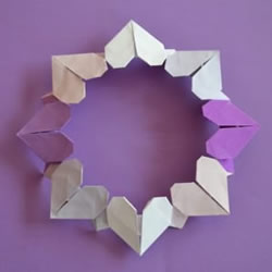 爱心花环折纸步骤图解 用折纸爱心制作美丽花环