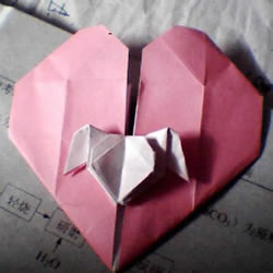 情人节爱心折纸 带翅膀心心相印的折法图解
