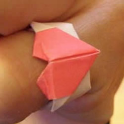 情人节心形戒指怎么折 简单易学爱心戒指折法