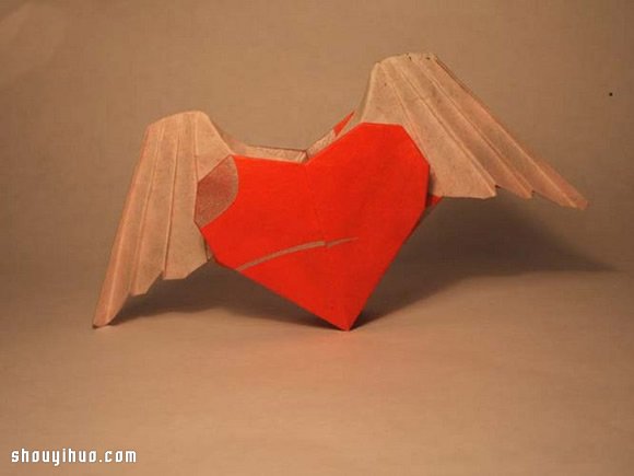 带翅膀的爱心怎么折 带翅膀爱心的折法图解