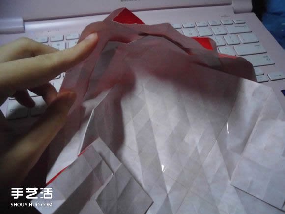 接吻鱼爱心折纸图解 超复杂桃心的折法过程