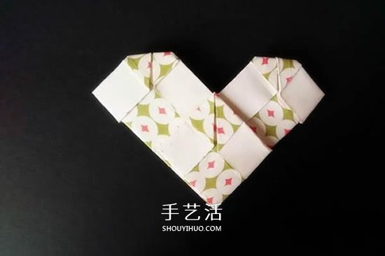 简单格子爱心怎么折 格纹桃心的折叠方法图解