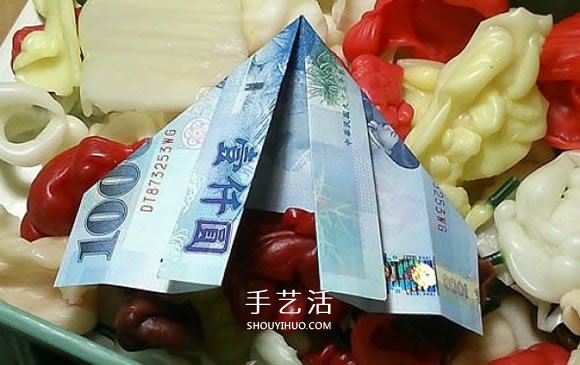 简单纸币折纸教程 折一个浪漫爱心戒指的折法