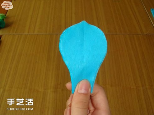 手工皱纹纸玫瑰花做法 简单皱纹纸玫瑰花的折法
