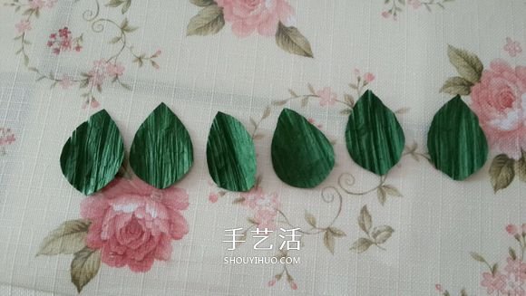 皱纹纸做玫瑰花的过程 简易皱纹纸玫瑰做法