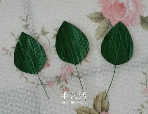 皱纹纸做玫瑰花的过程 简易皱纹纸玫瑰做法
