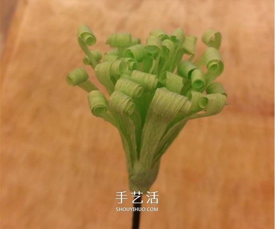 重阳节纸菊花的做法 皱纹纸手工制作菊花图解