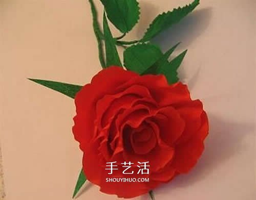 皱纹纸做花：漂亮纸玫瑰花的制作方法图解