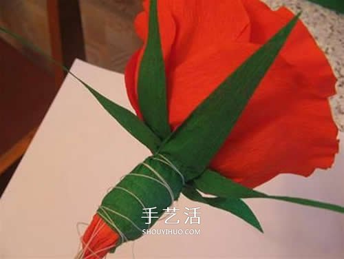 皱纹纸做花：漂亮纸玫瑰花的制作方法图解