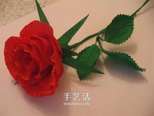 皱纹纸做花：漂亮纸玫瑰花的制作方法图解