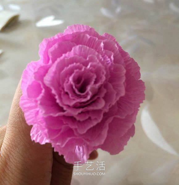 皱纹纸手工制作母亲节康乃馨花的做法教程