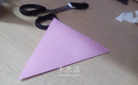 六瓣百合花折纸图解 折纸六瓣百合的方法教程