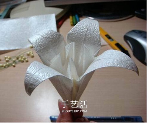 寓意百年好合！ 美丽纸百合花的折叠方法图解