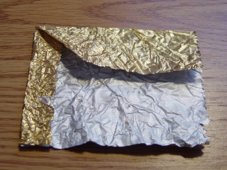 巧克力铝箔纸折玫瑰的方法