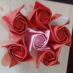 香槟玫瑰的折法图解 折纸香槟玫瑰的方法过程