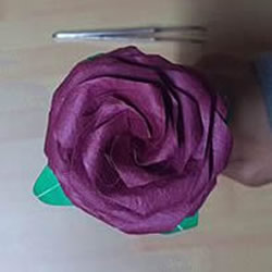 25瓣玫瑰的折法图解 罗伯特•朗的玫瑰花折纸