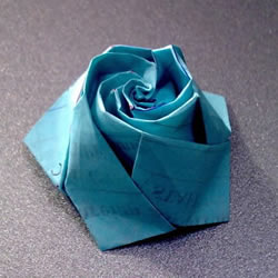五瓣玫瑰花的折法图解 比川崎玫瑰更好看！