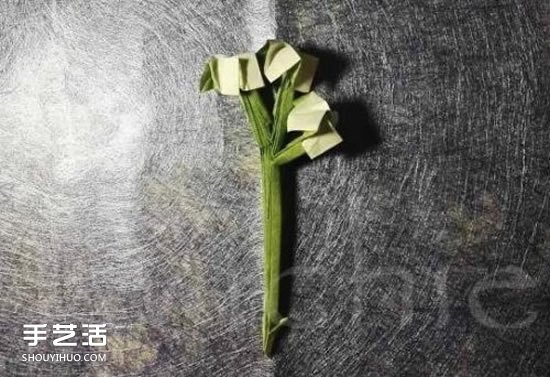 三生玫瑰花的折纸图解 一张纸折出三朵玫瑰花