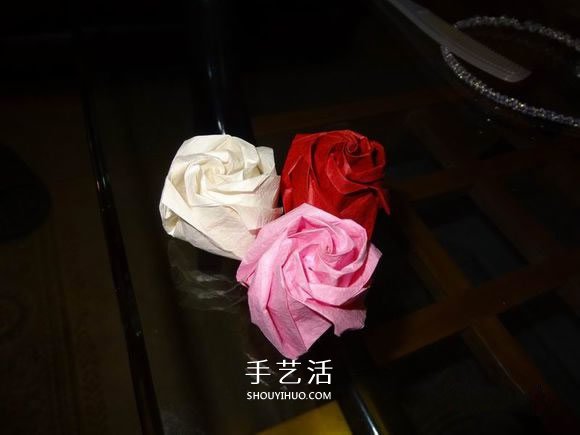 卷心玫瑰花的折法图解 卷心玫瑰折纸教程详细