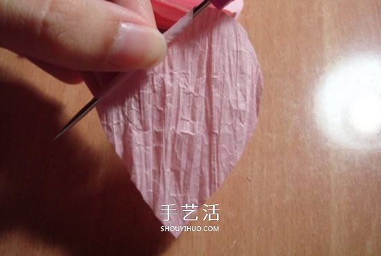 DIY纸藤玫瑰花图解教程 纸藤制作玫瑰的步骤