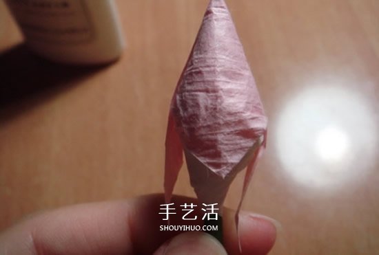 DIY纸藤玫瑰花图解教程 纸藤制作玫瑰的步骤