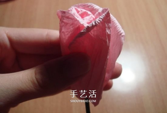 DIY纸藤玫瑰花图解教程 纸藤制作玫瑰的步骤