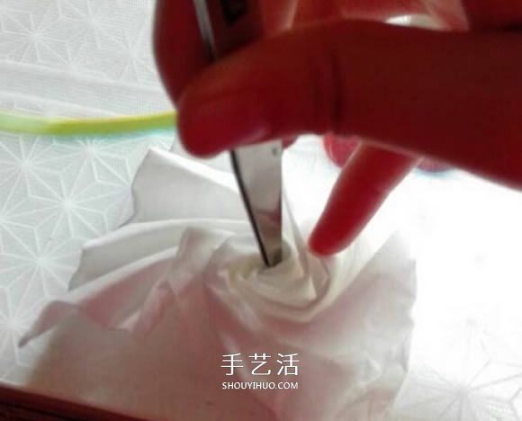 一张餐巾纸折玫瑰花 只需几分钟就可以搞定