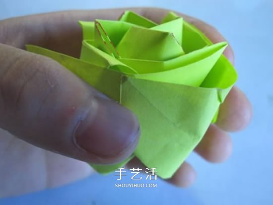原创纸玫瑰花的折纸图解 步骤过程非常详细