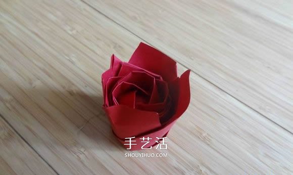 代表美丽和爱情！手工折纸卷心玫瑰步骤图解