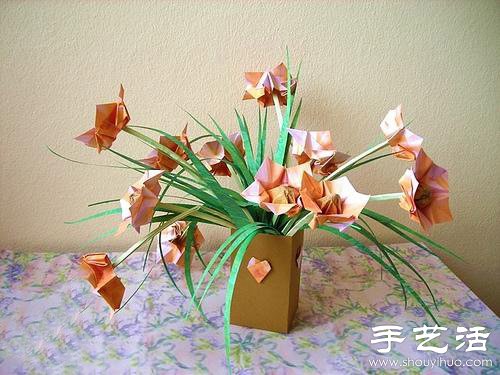 手工制作的漂亮纸花盆栽
