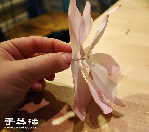 卡纸手工制作漂亮木兰花的方法图解教程