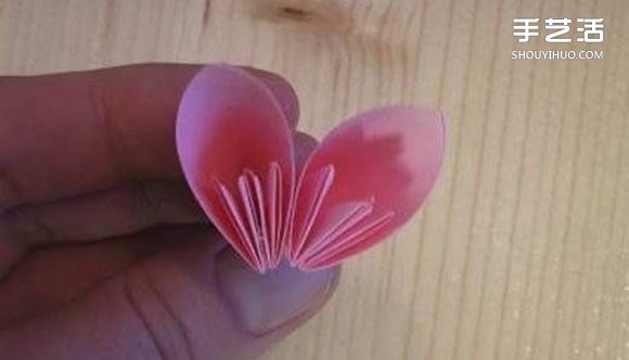 超美折纸花球的折法图解，相对还算简单的哦