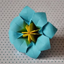 三张纸折八瓣花的折法图解 还能做成立体花球
