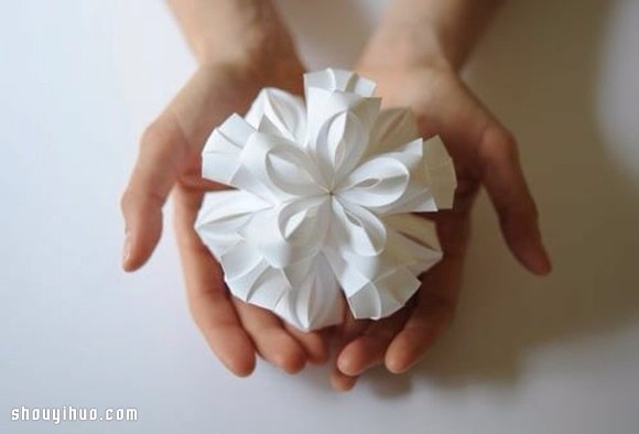 美轮美奂的手工折纸花球作品欣赏(三)