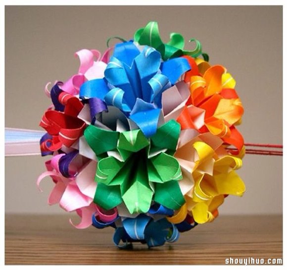 美轮美奂的手工折纸花球作品欣赏(六)