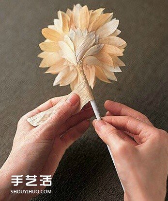 手工纸花的制作方法 与串珠结合的效果令人惊艳