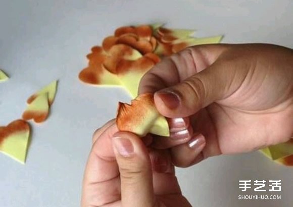 如何用海绵纸做花 海绵纸制作花朵的详细步骤