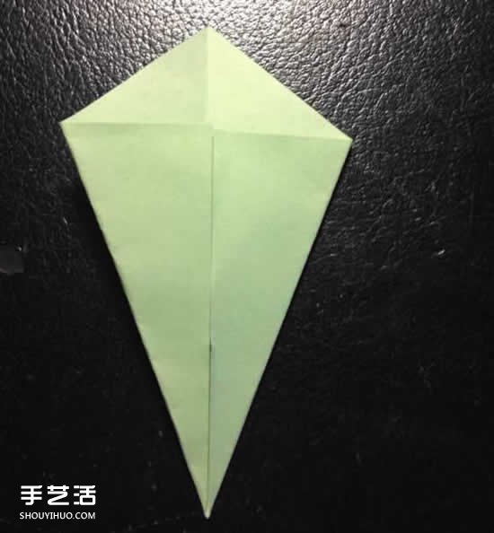 四瓣花的折法图解步骤 手工折纸四瓣花的方法