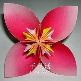 四瓣花的折纸方法图解 六个组合成美丽花球